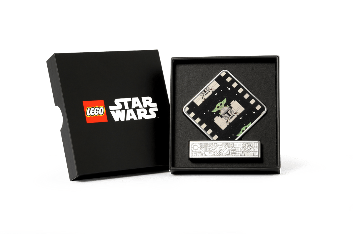 LEGO Star Wars The Mandalorian & Grogu Display